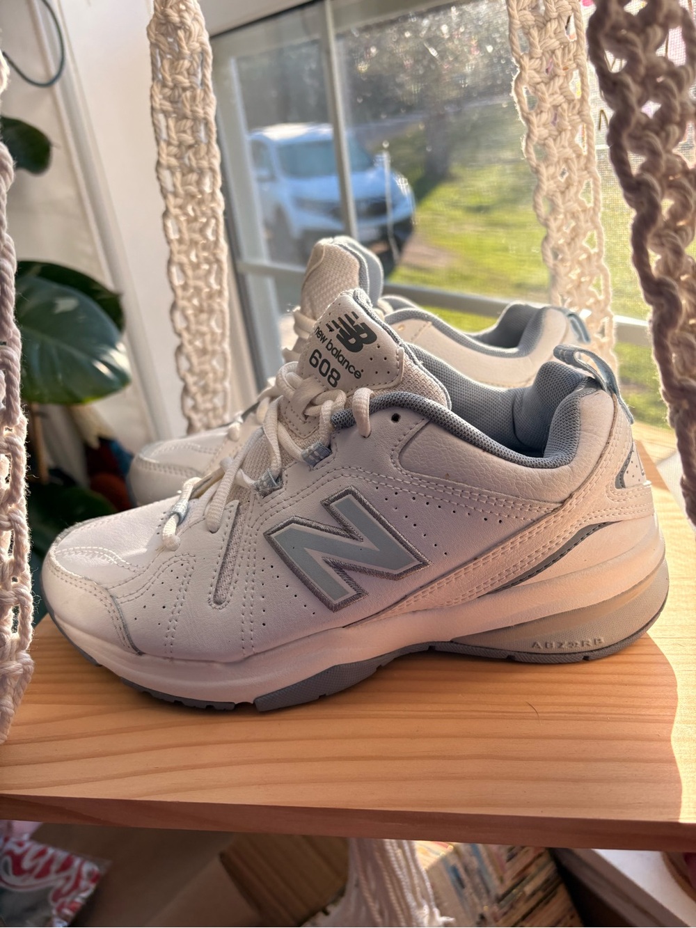 New Balance 608 White & Light Gray.Men’s sz 6.New.No tags. Unisex,I would think